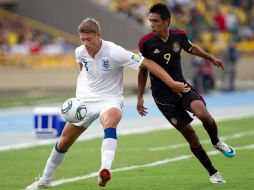 El jugador de la Selección de México Sub-20, Taufic Guarch (D), durante partido ante Inglaterra. MEXSPORT  /