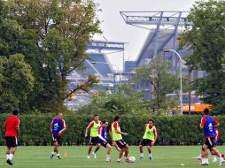 Jugadores de la Selección mexicana durante sesión de entrenamiento en Filadelfia, previo a su encuentro con Estados Unidos. MEXSPORT  /