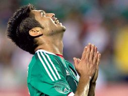 El atacante Oribe Peralta lamenta una falla frente a la portería de Estados Unidos. MEXSPORT  /