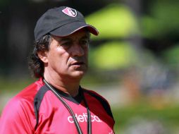 El técnico 'rojinegro', Omar Romano, espera varias sorpresas en su contrincante de mañana. MEXSPORT  /