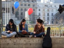 Manifestación con globos hecha por los estudiantes chilenos. EFE  /