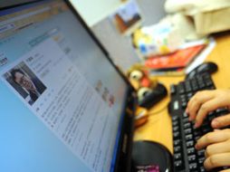 Los microbloggers de China han demostrado su poder colectivo en una serie de escándalos oficiales recientes. AFP  /