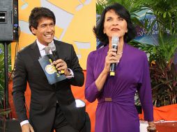 Rafael Araneda es el conductor ofical, Pati Chapoy y otras estrellas fungieron como padrinos de los alumnos. ESPECIAL TV AZTECA.COM  /