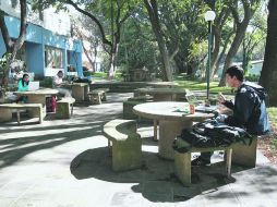 Profesores y estudiantes han hecho de las nuevas tecnologías la mejor opción para potencializar el proceso enseñanza. A. CAMACHO  /