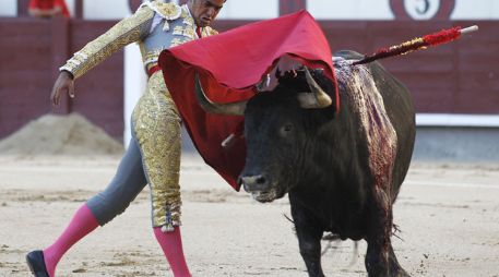 El mexicano fue padrino de la confirmación de alternativa del español Francisco José Palazón. EFE  /