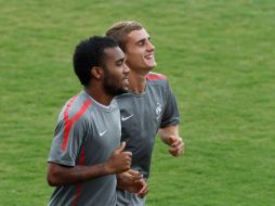 El jugador de la Selección de Francia Sub-20, Alexandre Lacazette (i), durante sesión de entrenamiento en Medellín. AP  /