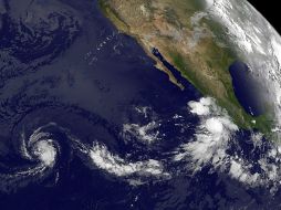 Imagen satelital que muestra la ubicación de la tormenta tropical 'Greg' frente al Pacífico mexicano. EFE  /
