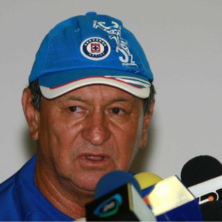 Autorizan a 'Chaco' y Corona jugar con Cruz Azul: Meza