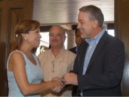 La legisladora federal, Josefina Vázquez Mota y el gobernador del Estado, Emilio González. ESPECIAL  /