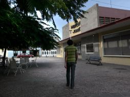 La manzana adoquinada que ocupa el Mercado Juárez, se ha llenado de vida con la apertura de variedad de tiendas. A. HINOJOSA  /