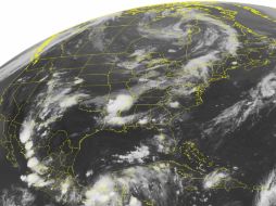 Imagen satelital de Irene, que muestra su trayectoria. AP  /