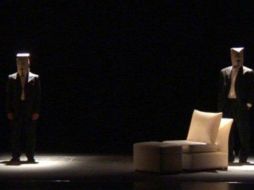 Se presenta los jueves, a las 19:00 horas, y los viernes, 20:30 horas, hasta el próximo 23 de septiembre. ESPECIAL  /