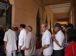 Los cheques serán destinados a cinco mil 089 campesinos que hoy viven en EU. ARCHIVO  /