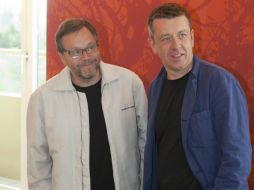El director brasileño (i) junto al guionista Peter Morgan. ESPECIAL  /
