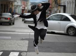 Los seguidores planean dos coreografías con la participación del público asistente. REUTERS  /