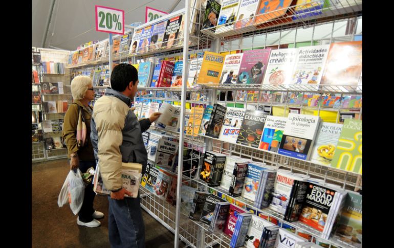 Las compañías sugieren que imponer un precio único para la venta de los ejemplares representa una violación a sus libertades. ARCHIVO  /