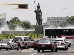 La restricción de camiones en La Minerva también involucra a los usuarios del transporte público. ARCHIVO  /