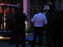 El hombre estaba tirado boca abajo y dentro de una bolsa de plástico. ESPECIAL  /