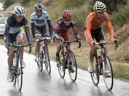 Andy Schleck (izq) durante el tour de Francia. EFE  /