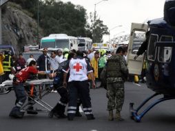 Elementos de la naval son trasladados en helicóptero al Hospital de Especialidades de la Marina. EL UNIVERSAL  /