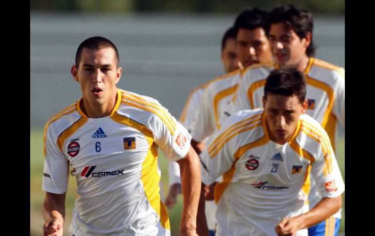El defensa de Tigres (I) manifestó que su disposición para jugar depende de la desición de 'Tuca Ferretti. MEXSPORT  /