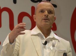 Miguel Bosé hace un llamado para sumar esfuerzos en el Día Mundial de la Paz. NTX  /