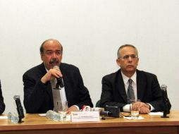 Jesús Valdez, (derecha), toma el cargo de la Secretario de Desarrollo Social del Distrito Federal. NTX  /