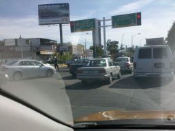 Con el cierre, el tráfico se complicó en Avenida Américas. Imagen tomada de Twitter @casasyterrenos  /