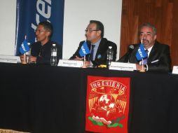 Expositores responden preguntas durante uno de los foros en el CUM11, en la Facultad de Ingeniería de la UNAM. ESPECIAL  /