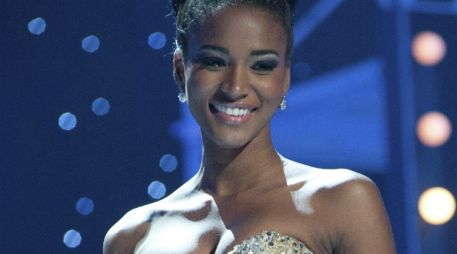 Leila Lopes se impuso a la belleza latina, europea y asiática en la final de Miss Universo. REUTERS  /
