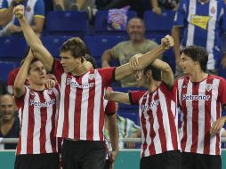 Los jugadores del Athletic celebran el gol de Llorente ante el Espanyol. REUTERS  /