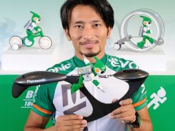 Evolta tiene una talla diez veces menor a la de un humano, por lo tanto tardará diez veces más en completar el triatlón. REUTERS  /