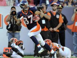 Eric Decker capturó dos pases de anotación en el partido. REUTERS  /