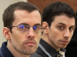 En la foto, Shane Bauer, izquierda y Josh Fattal en su juicio en Irán. AP  /
