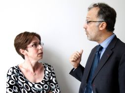 Catherine Tissier, con su abogado, Rodolphe Bosselut. AP  /