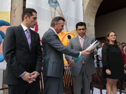 La antorcha permanecerá en el palacio legislativo hasta que concluya la justa deportiva. A. GARCÍA  /