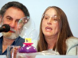 Julieta Fierro (der.) es conocida por su constante labor para promover la ciencia. ARCHIVO  /