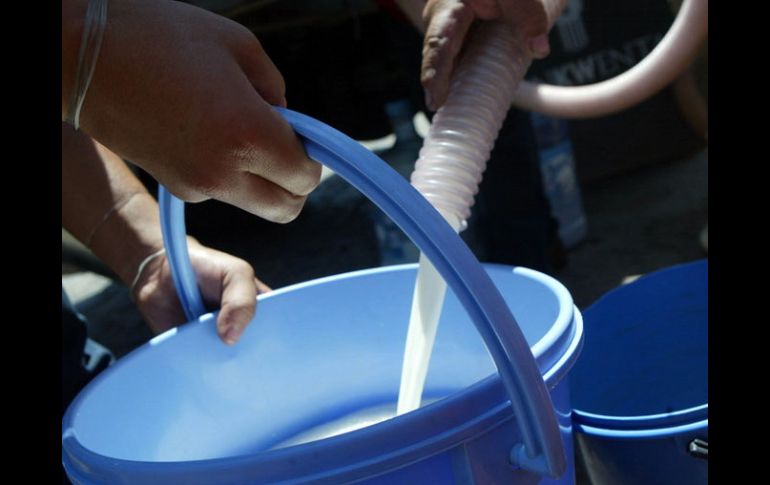 La producción nacional de leche supone 10 mil 400 millones de litros. ARCHIVO  /