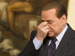 Silvio Berlusconi se enfrenta a cuatro juicios distintos, con cargos de corrupción y de pagar por sexo con una menor. ARCHIVO  /