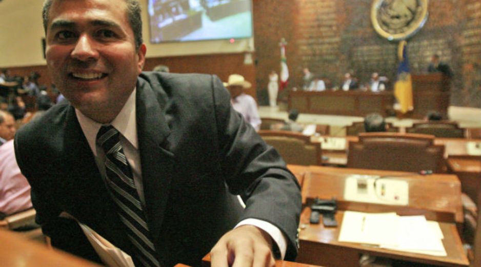 Carlos Briseño pugna porque en el Congreso se aprueben reformas a la ley para incluir la figura de revocación de mandato. A. GARCÍA  /