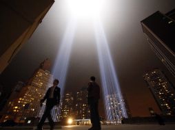 Rafael Hernández Gómez se enlistó como voluntario para ayudar a la limpieza en la zona del desastre.  REUTERS  /