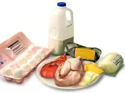 La vitamina B12, se encuentra en alimentos de origen animal como: pescado, carne, en especial el hígado, leche y huevos. ESPECIAL  /