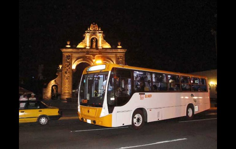 El Búho nocturno con 10 rutas, inició operaciones este viernes pasado. E. PACHECO  /