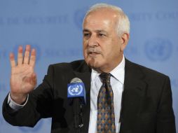 El observador permanente de la Autoridad Nacional Palestina en la ONU, el embajador Riyad Mansour, durante una rueda de prensa. EFE  /