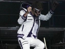 Las seguidoras de Bieber aplaudían cada paso de baile del joven. REUTERS  /