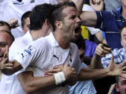 El holandes Rafael van der Vaart  abrió el marcador en la primera parte. AP  /