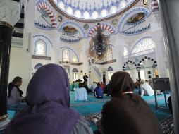 Las autoridades esperan capturar a quienes incendiaron la mezquita de Galilea. EFE  /