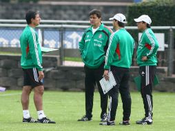 Luis Fernando (al centro), durante sesión de entrenamiento. MEXSPORT  /