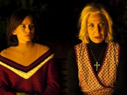 Elena Anaya y Marisa Paredes en una escena de la cinta La piel que habito de Pedro Almodóvar. ESPECIAL  /