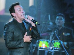 Carlos Cuevas fue el encargado de dar la bienvenida al público en la primera jornada del Palenque de las Fiestas de Octubre.  /